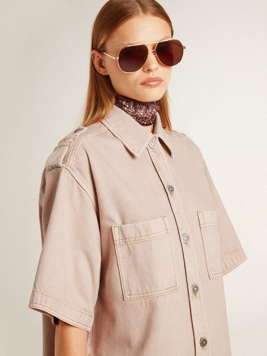 camisa vaquera teñida en rosa de corte extragrande para mujer