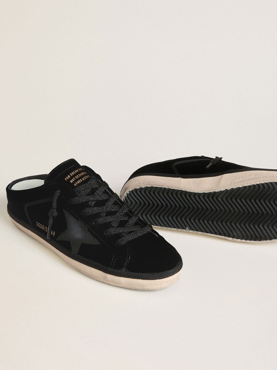 zuecos super-star para mujer en terciopelo negro con estrella de cuero negro con microbrillo