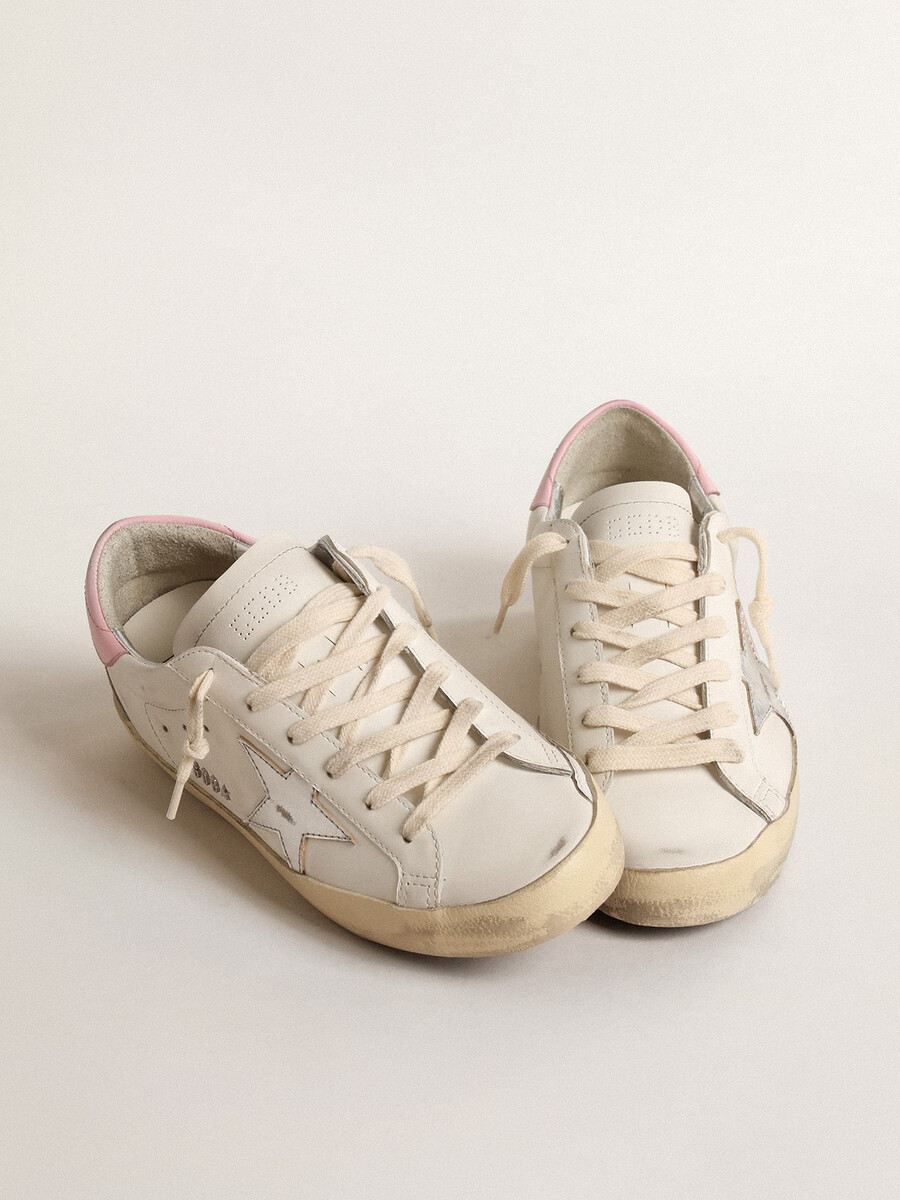 super-star para mujer con estrella de cuero plateada y refuerzo de talón rosa